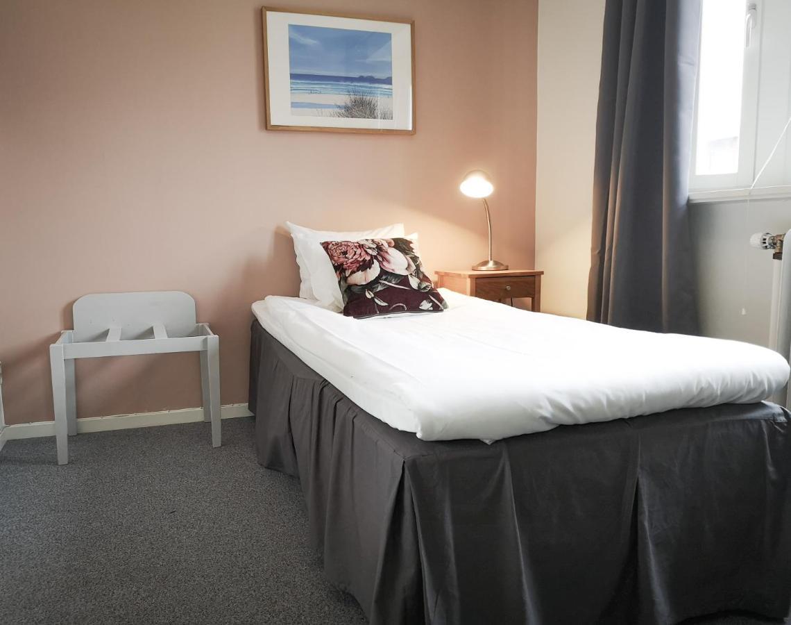 Hotell Apladalen I Vaernamo Bagian luar foto