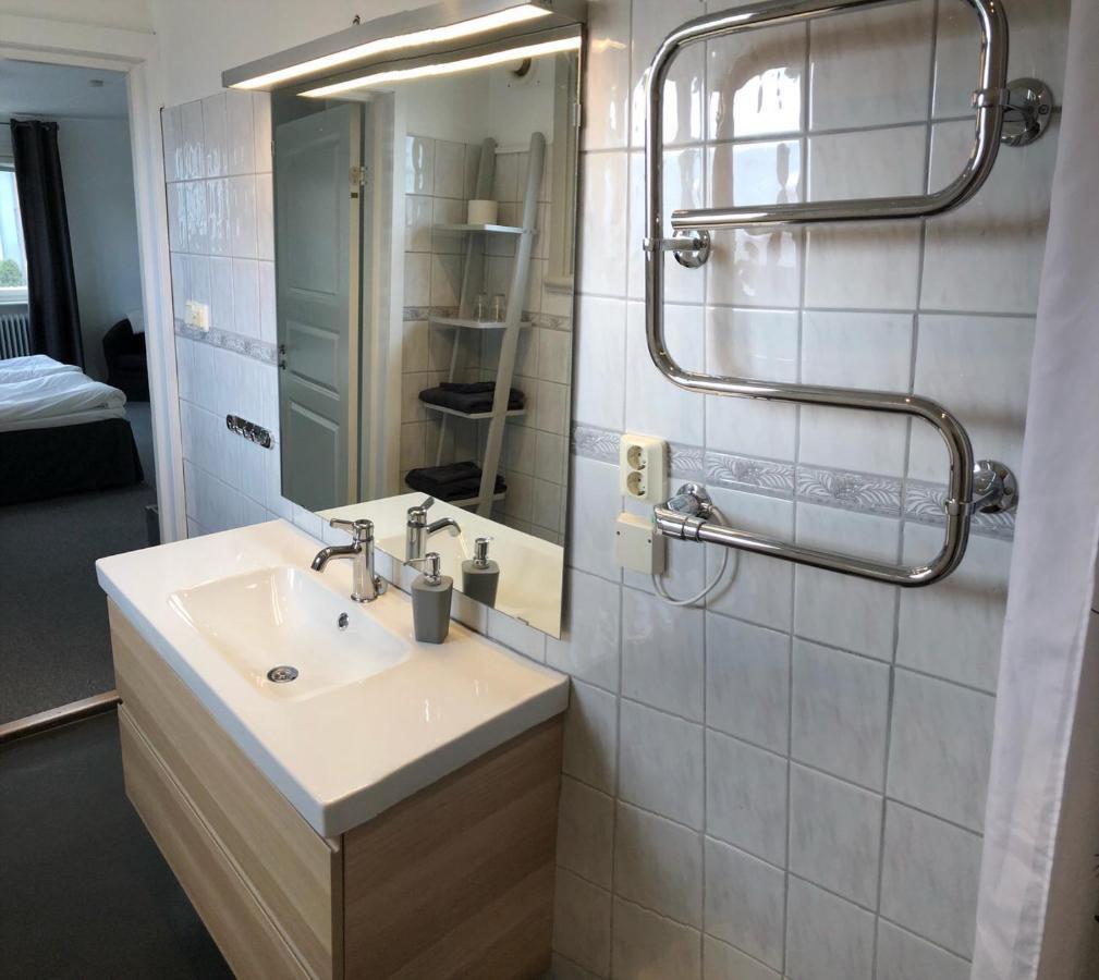 Hotell Apladalen I Vaernamo Bagian luar foto
